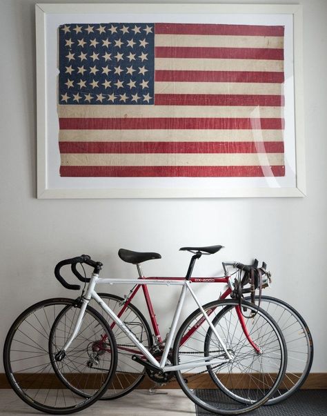 Design Sleuth: Made-in-the-USA American Flags - Remodelista Flag Placement On House, Flag Decorating Ideas, Bikes Photography, Starter Apartment, Big Farmhouse, Old American Flag, Framed American Flag, American Flag Art, Masculine Decor