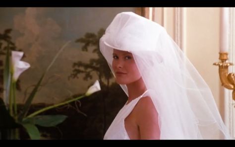 Parent Trap Photoshoot, The Parent Trap Wedding Aesthetic, Wedding Dress Parent Trap, Parent Trap Engagement Photos, Parent Trap Wedding Dress, Parent Trap Hat Veil, Parent Trap Wedding Aesthetic, Parent Trap Wedding, Parent Trap Party