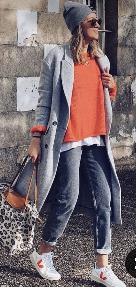 Look Boho Chic, Winter Wardrobe Essentials, Mode Casual, Looks Street Style, Grey Coat, Looks Chic, Daily Fashion, Look Fashion, Fashion Inspiration