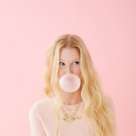 Blowing Bubble Gum, Pink Photography, Pink Backdrop, Blonde With Pink, Blowing Bubbles, Candy Girl, Business Portrait, Trik Fotografi, Studio Shoot