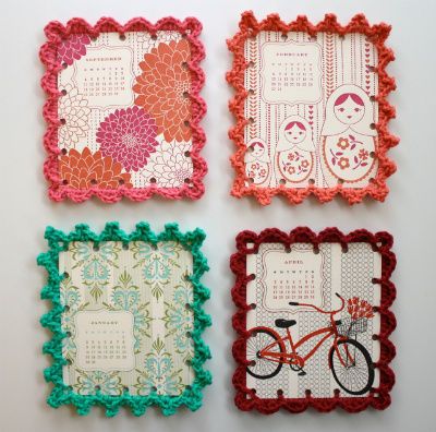 One Sheepish Girl shares a free crochet tutorial for making edging like this. Valentines Frames, Crochet Borders, Handmade Valentine, Valentine Day Crafts, Love Crochet, Crochet Edging, Crochet Stitch, Learn To Crochet, Yarn Crafts