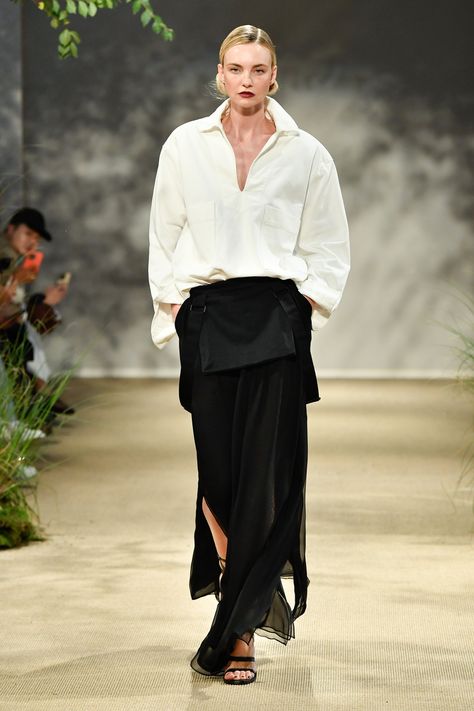 Max Casual Oversized Outfits, Day Clothes, Couture Outfits, Career Wear, Marchesa, Spring 2024, Elie Saab, Black Skirt, Mode Outfits