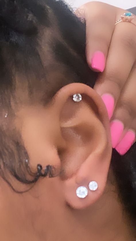 Ear Peircings, Cute Nose Piercings, Piercing Chart, Pretty Ear Piercings, Cool Ear Piercings, Cool Piercings, Cute Ear Piercings, Tattoos For Black Skin, Cute Piercings