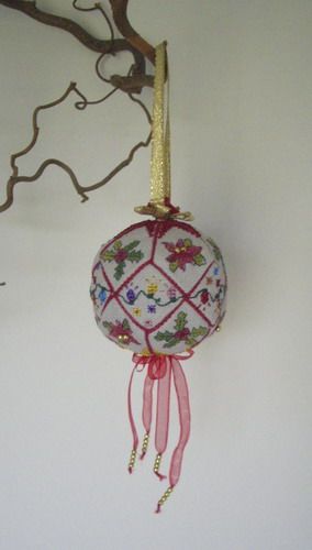 Quaker Ball, Stitch Ornaments, Pomander Balls, English Christmas, Quilted Ornaments, Some Thoughts, Stitch Christmas, Leisure Arts, Ball Lights