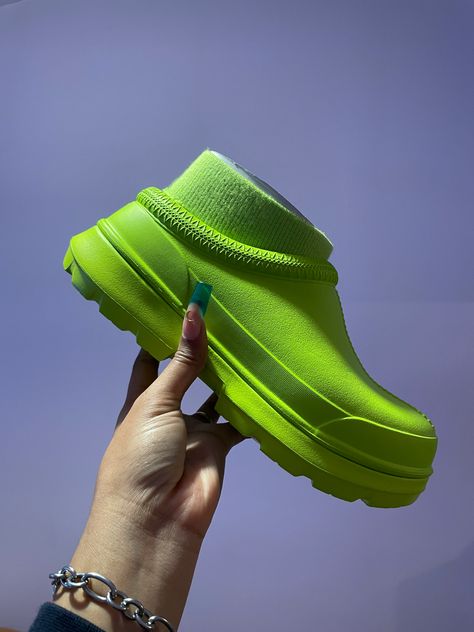 Lime Green Ugg Tasman, Green Uggs, Lime Green Shoes, Ugg Clogs, Lavender Wall, Nurse Aesthetic, Sneakers Jordans, Ugg Tasman, Shoes Sneakers Jordans