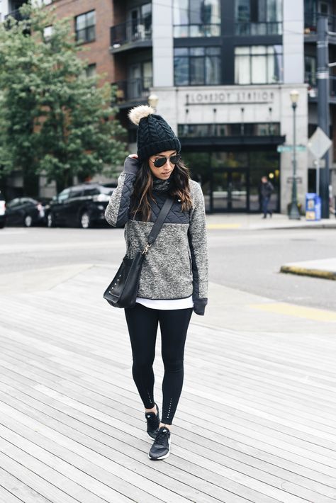 How to pull off Athleisure Wear + 30 Outfit Ideas Winter Athleisure Outfits, Athleisure Outfits Winter, Athleisure Winter, Sporty Leggings, Look Legging, Athleisure Dress, Athleisure Trend, 30 Outfits, Athleisure Women