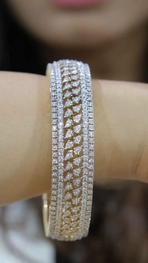 Dimond Jewellery Kada, Dimond Bangal, Daimond Bangel Design, Dimond Bengal, Diamond Kada Bangles, Churi Design, Bangel Design, Beautiful Jewelry Diamonds, Diamond Bangles