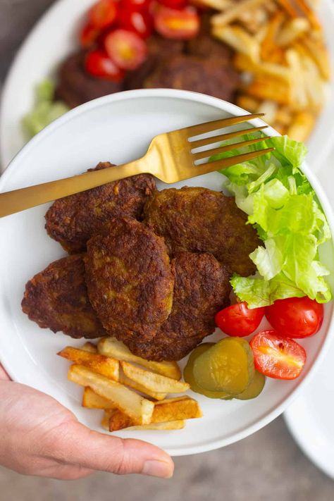 Kotlet aka Persian meat patties is a of a kind and an all-time favorite. These ground beef cutlets make the best on-the-go lunch and kids love them! You can make these with ground lamb or ground beef and potatoes. This recipe calls for only a few ingredients that I bet you already have at home. You can make it ahead of time and enjoy it during the week with fries, rice or bread. Katleti Recipe, Amazing Easy Recipes, Beef Cutlets, Meat Patties, Afghan Food Recipes, Iranian Recipes, Persian Recipes, School Lunch Recipes, Ground Beef And Potatoes