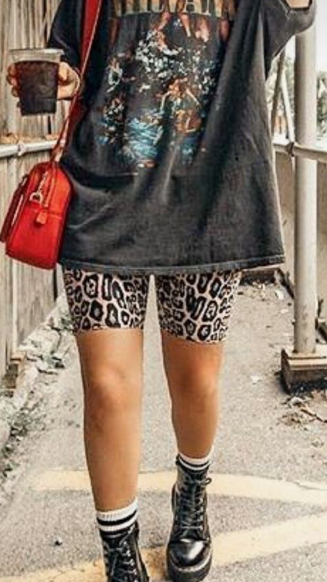 Leopard Biker Shorts Outfit, Casual Rave Outfits, Outfit Viaje, Yoga Shorts Outfit, Outfit Verano, Leopard Outfits, Biker Shorts Outfit, Leopard Shorts, Leopard Print Shorts