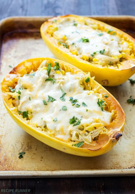 Green Chile Chicken Enchilada Stuffed Spaghetti Squash | You won't miss the tortillas, carbs or time spent rolling up the enchiladas when you make this Green Chile Chicken Enchilada Stuffed Spaghetti Squash! Chicken Stuffed Squash, Enchilada Spaghetti, Dinners Under 500 Calories, Stuffed Spaghetti Squash, Green Chile Chicken Enchiladas, Stuffed Squash, Green Chile Chicken, Low Carb Mexican, Filling Dinner