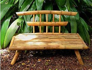 Artesanías en bambú y muebles para hacer y vender Bamboo Bench, Guadua Ideas, Bamboo Ideas, Bamboo Furniture Diy, Bamboo Furniture Design, Bamboo Diy, Bamboo Building, Bamboo House Design, Bamboo Decor