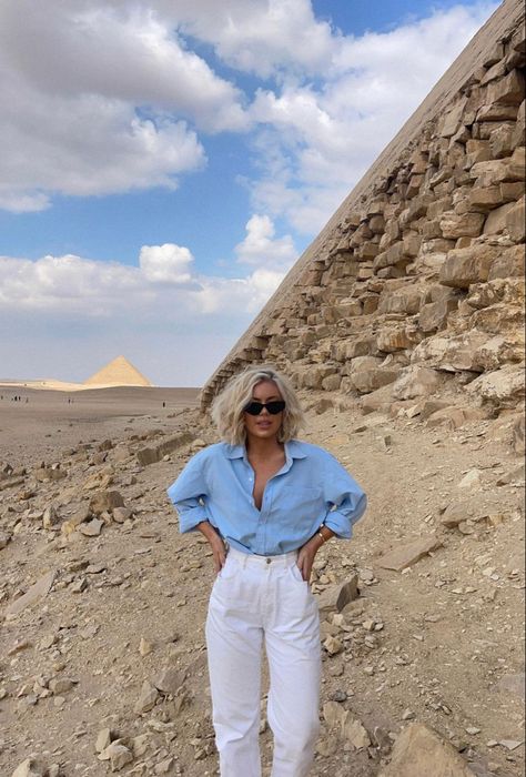 Egypt Outfits Women, Egypt Clothes, Desert Outfit Ideas, Morocco Travel Outfit, Egypt Clothing, Desert Survival, Egypt Outfits, Dubai City Tour, Cold Desert