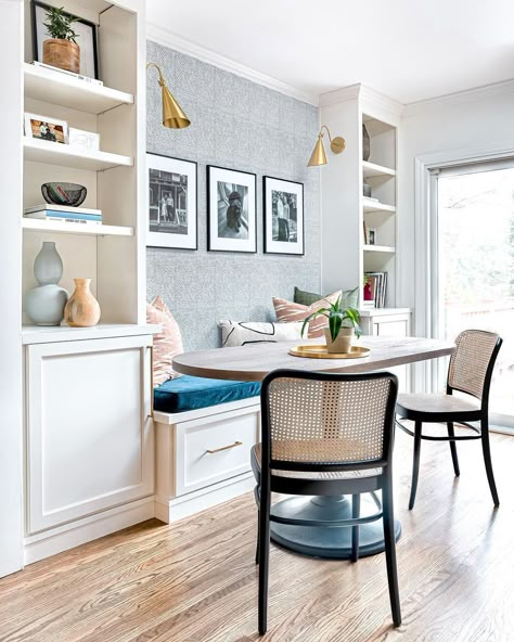 Built In Banquette Kitchen, Built In Kitchen Nook, Small Breakfast Nook Ideas, Breakfast Nook Sitting Area, Kitchen Bench Seating, Built In Breakfast Nook, Small Breakfast Nook, Booth Seating In Kitchen, Small Breakfast