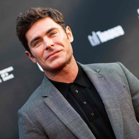 Zac Efron makes first red carpet return after broken jaw | Photos | news.com.au — Australia’s leading news site Zach Efron, Swollen Face, Facial Muscles, Looking Dapper, Jackie O, Zac Efron, Health Magazine, Men’s Health, Women's Hair