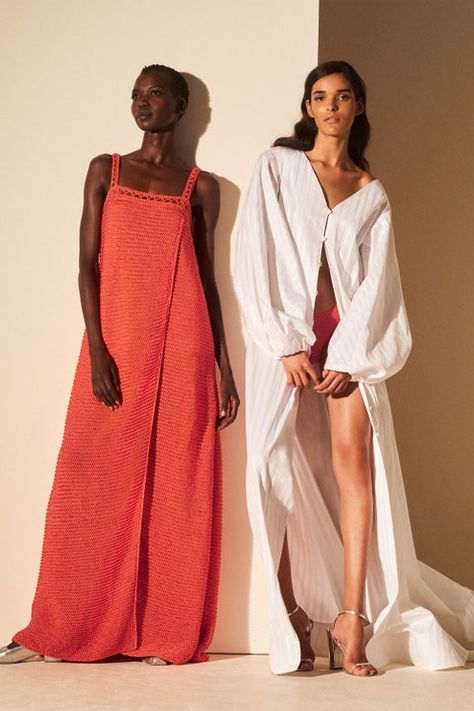 Vogue Shoots, Spring Nyc, Hijabi Style, Mode Casual, Dresses Summer, Fashion Show Collection, Summer 2019, Coco Chanel, Minimalist Outfit