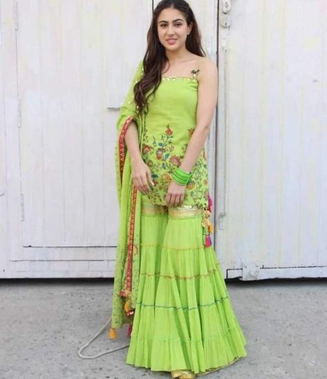 Rakhi Outfit Ideas! |2020| – That Chic Fashion – Ankita Jaiswal Sarara Dress, Sharara Designs, Casual Indian Fashion, Traditional Indian Outfits, Sara Ali Khan, Kurti Designs Party Wear, Pakistani Dress, Kareena Kapoor Khan, Stylish Party Dresses