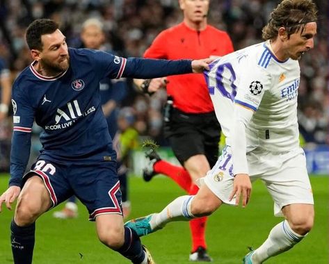 Real Madrid vs Paris Saint Germain Messi Vs Modric, Real Madrid Vs Psg, Lionel Messi Psg, Madrid Pictures, Soccer Wallpaper, Psg Football, Modric Real Madrid, Messi Psg, Real Madrid Club