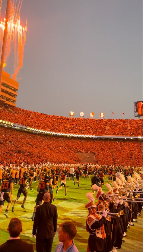 Tennessee Vols, Sunset Football Field Aesthetic, Tennessee College Football, Nfl Stadium, American Football Stadium, Atlanta Falcons Stadium, State Farm Stadium, Tennessee Volunteers Football, Go Vols