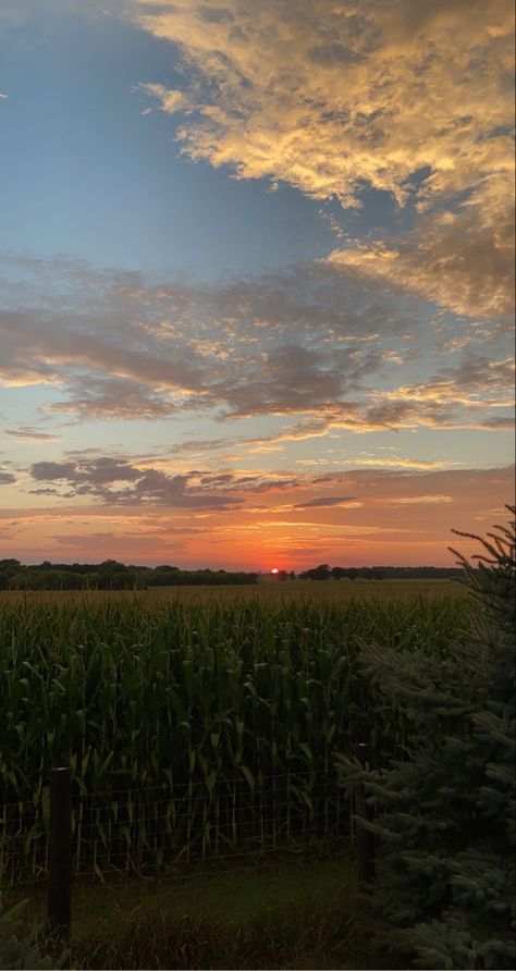 May Astethic, My Astethic, Teen Vacation, Pretty Skies, Sunset Wallpaper, Pretty Sky, Summer Sunset, Country Living, Sunrise Sunset