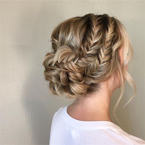 30 Bridal Hairstyles to Swoon Over - Hairstyling & Updos - Modern Salon Salon Hairstyles, Bridal Hairstyles, Braided Hairstyles Updo, Penteado Cabelo Curto, Fancy Hairstyles, Hairstyles Long, Prom Hairstyles, Good Hair Day, Formal Hairstyles