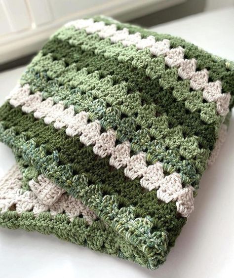 Green Crochet Blanket, Cream Blanket, Crochet Green, Daughter In Law, Free Crochet Patterns, St Patrick’s Day, Post It, I Decided, Free Crochet Pattern