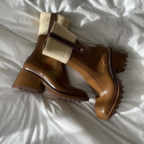 Dr Shoes, Shoe Inspiration, Girly Shoes, Shoe Inspo, Aesthetic Shoes, Boots Heels, Swag Shoes, Shoe Closet, Pretty Shoes