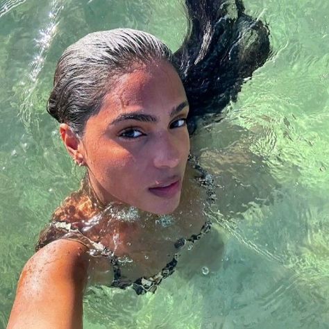 pocahontas aesthetic Monet Mcmichael, Beach Instagram Pictures, Summer Playlist, Vacation Pictures, Foto Ideas Instagram, Beach Poses, Island Girl, Summer Dream, Summer Photos