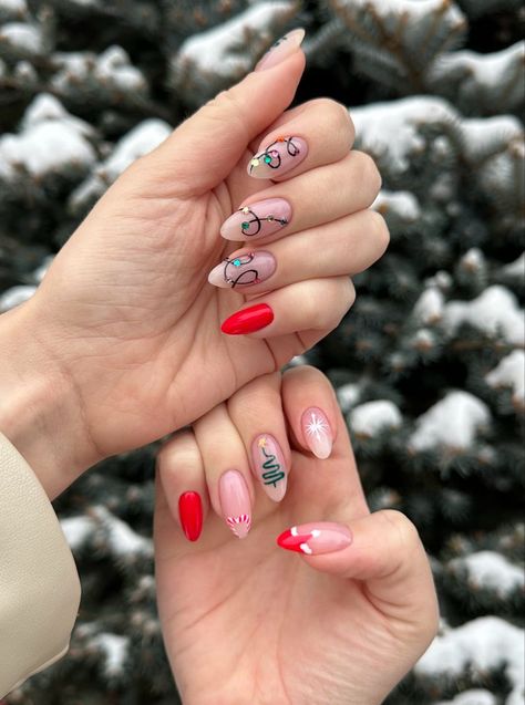 It can be anything, as long as it's holiday-themed! December Nails, Christmas Gel Nails, Simple Gel Nails, Almond Acrylic Nails, Christmas Nails Acrylic, Xmas Nails, Cat Kuku, Fire Nails, Short Acrylic Nails