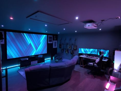 Guy Gaming Setup, Gaming Room Couple, Game Rooms Ideas, Game Room Ideas Family, Gaming Desk Setup Ideas, Aesthetic Gaming Room, Gaming Room Setup Ideas, Gamer Rooms, Teen Game Rooms