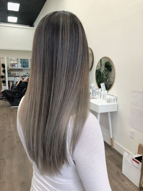 Straight Ash Blonde Balayage, Ashy Brown Balayage With Silver Tones, Grey Balayage Straight Hair, Ash Grey Balayage Straight Hair, Silver Balayage Straight Hair, Ash Balayage Straight Hair, Silver Ash Balayage, Shadow Balayage Ash Brown, Ash Hair Ideas