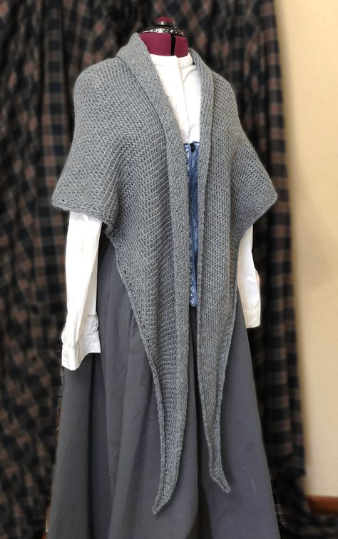 Outlander Shawl Handmade Gray Inspired in Claire's - Etsy Finland Cottagecore Medieval, Medieval Cape, Outlander Shawl, Outlander Patterns, Outlander Knitting, Wool Cape, Character Costumes, Sewing Inspiration, Simply Beautiful