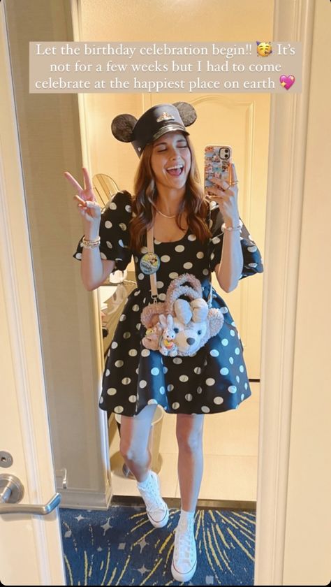 Disney Parks Outfits Summer, Disney Birthday Outfit Women, Disneyland Birthday Outfit, Paris Outfits Summer, Disney Outfits Women, Disney Fits, Disney Lifestyle, Disney Adult, Disney Photo Ideas