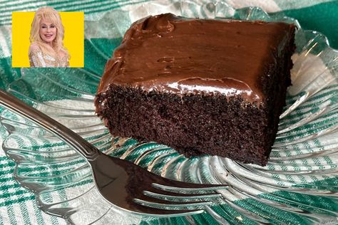 Dolly Parton's Duncan Hines favorite chocolate cake slice on a plate Beautiful Chocolate Cake, Zucchini Cake Recipe, Chocolate Zucchini Cake Recipe, Cinnamon Crumb Cake, Baking From Scratch, Blueberry Muffin Mix, Zucchini Cakes Recipe, Chocolate Zucchini Cake, Buttermilk Recipes