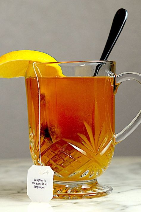 Bourbon Hot Toddy, Honey For Cough, Honey Whiskey, Honey Drink, Bad Cough, Tea For Colds, Hot Toddies Recipe, Simple Cocktail, Hot Cocktails