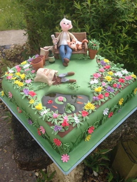 Garden cake - For all your cake decorating supplies, please visit craftcompany.co.uk Garden Birthday Cake, Garden Cake, 80 Birthday Cake, Dad Birthday Cakes, Decoration Patisserie, Garden Cakes, Green Cake, Cupcakes Decorados, God Mad