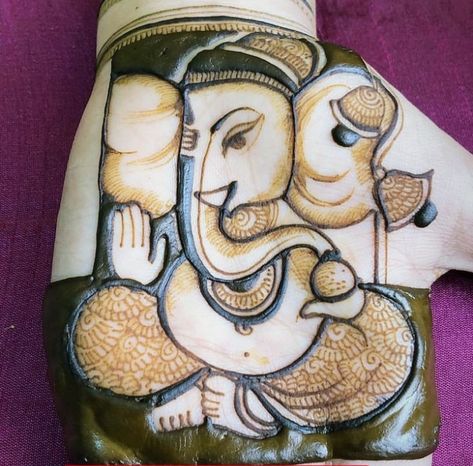 Bappa Mehndi Designs, Ganpati Mehendi Designs, Ganesh Ji Mehandi Design, Elephant Mehndi, Small Mehndi, Mehendi Tutorial, Black Mehndi Designs, Black Mehndi, Arabian Mehndi Design