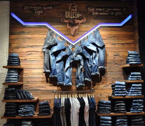 PEPE JEANS Store http://patriciaalberca.blogspot.com.es/ Store Display, Display Ideas, Clothing Store