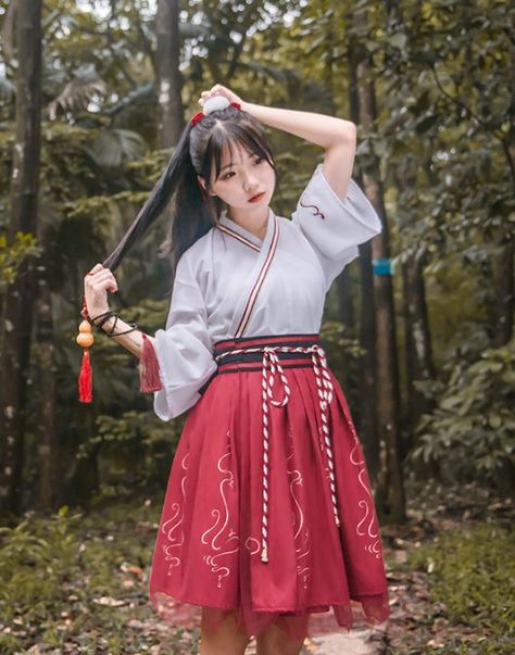 Modernized Kimono, Japanese Orian Outfit, Cute Japanese Dresses, Japanese Outfits Traditional, Japanese Traditional Clothing Anime, Cute Kimono Outfits Japanese, Japanese Dress Modern, Chinese Clothing Modern, Modernized Hanfu