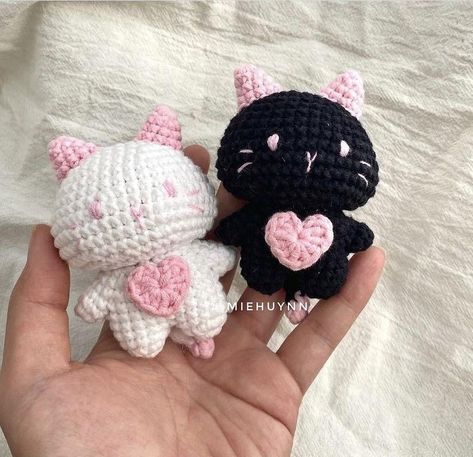 Crochet Fairy, Quick Crochet Patterns, Pola Amigurumi, Crochet Keychain Pattern, Crochet Business, Crochet Design Pattern, Kawaii Crochet, Crochet Stitches For Beginners, Quick Crochet