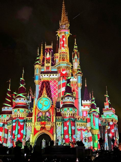 Walt Disney World Christmas, Christmas Dates, Disney Castles, Disney World Christmas, Decorate For Christmas, Christmas Date, Christmas Pics, Disney Castle, Holiday Magic