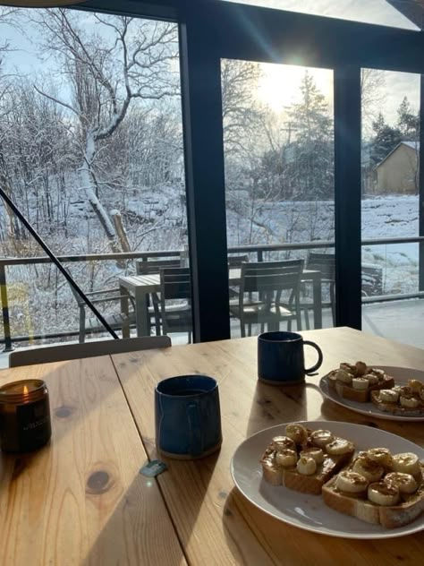 White Cabin Aesthetic, Cabin Breakfast Aesthetic, Cottage Winter Aesthetic, Banff Winter Aesthetic, Winter Breakfast Aesthetic, Winter Lodge Aesthetic, Winter Cottage Aesthetic, Cozy Winter House, Winter Cabin Aesthetic