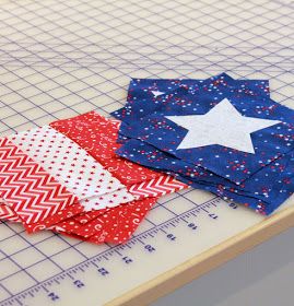 Patriotic Table Runners, Table Runners Patterns, American Flag Quilt, Patriotic Table Runner, Easy Table, Table Runner Tutorial, Summer Table Runner, Table Topper Patterns, Table Runner Diy