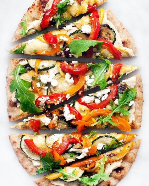 Roasted Vegetable Naan Flatbread Veggie Flatbread, Naan Flatbread, Naan Pizza, Zucchini Squash, Veggie Meals, Roasted Vegetable, Flatbread Pizza, Vegetarian Recipes Easy, Vegetarian Dinner