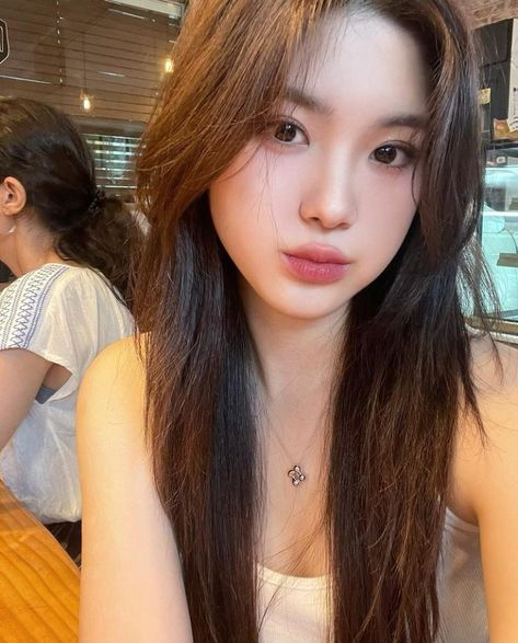 Kim Gahe Ulzzang, Kim Gahee, Korean Ulzzang, Angel Face, Friend Photoshoot, Ethereal Beauty, Pretty Selfies, Teenage Fashion Outfits, Girly Photography