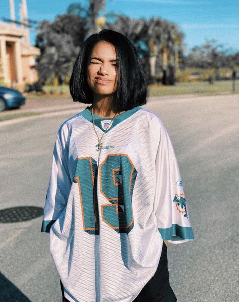 I Love Football, Looks Hip Hop, 90s Inspired Outfits, Love Football, Tomboy Outfits, Tomboy Style Outfits, Chill Outfits, Streetwear Fashion Women, Cute Swag Outfits