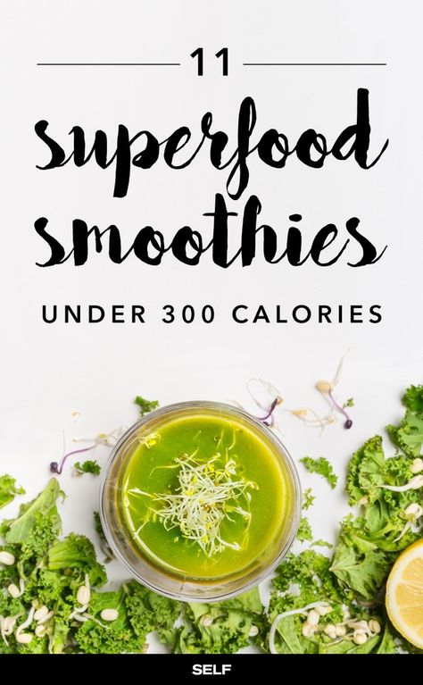 These creative, low-calorie superfood smoothies from natural foods chef Julie Morris are worth breaking out the blender for. Smoothies Under 300 Cal, Ways To Debloat, Lean Foods, Fitness Dinner, Detoxifying Foods, Julie Morris, Easy Green Smoothie Recipes, Drink Business, Superfood Smoothies