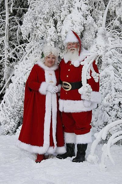 Mr. and Mrs. Claus Mr And Mrs Claus, Santa And Mrs Claus, Santa Pictures, Kris Kringle, Santa Claus Is Coming To Town, Saint Nicholas, Mrs Claus, Christmas Scenes, Santa Baby