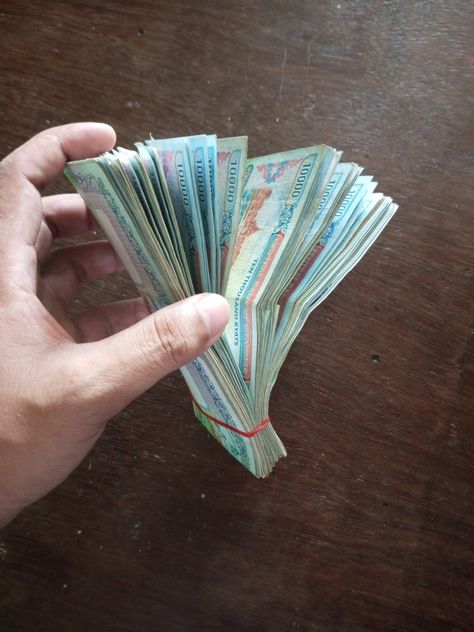 ချောကလပ် Photo, Myanmar Money Photo 10000, သီတင်းကျွတ် Photo Drawing, Myanmar Money Photo, ပိုက်ဆံ Photo, Marriage Contract Aesthetic, Contract Aesthetic, Myanmar Money, Messenger Call