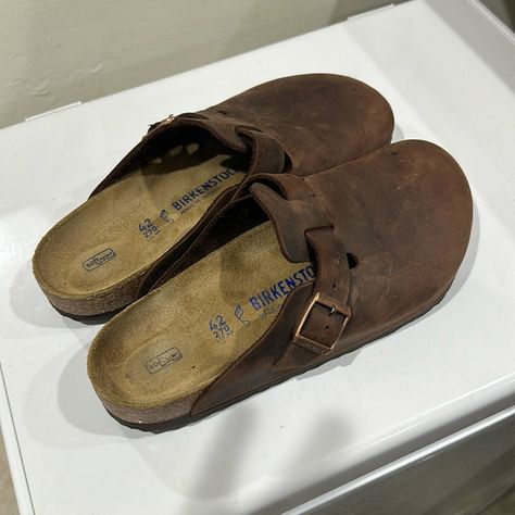 Birkenstock Boston soft footbed. Brown leather (Habana) size 42. Worn 3-4 times. Brown Leather Birkenstocks, Birkenstock Boston Brown, Brown Birkenstocks, Leather Birkenstocks, Birkenstock Boston Soft Footbed, Boston Soft Footbed, Birkenstock Brown, Birkenstock Boston, Outfit Aesthetic