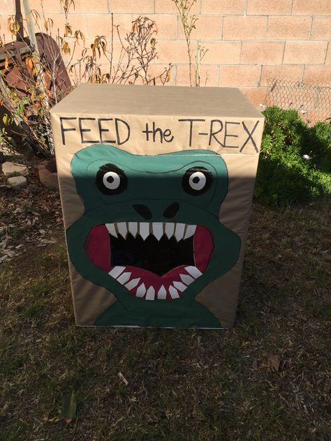 Dinosaur birthday game. Feed the T-Rex. Alligator Party, Neverland Party, 4de Verjaardag, Peter Pan Party, Dinosaur Themed Birthday Party, Tinkerbell Party, Dino Birthday Party, Dinosaur Theme Party, Dino Birthday